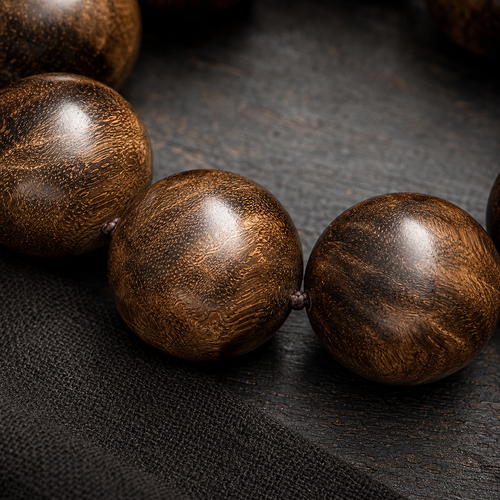 Golden Silk Nanmu Sunken Wood Longdan Pattern Bracelet