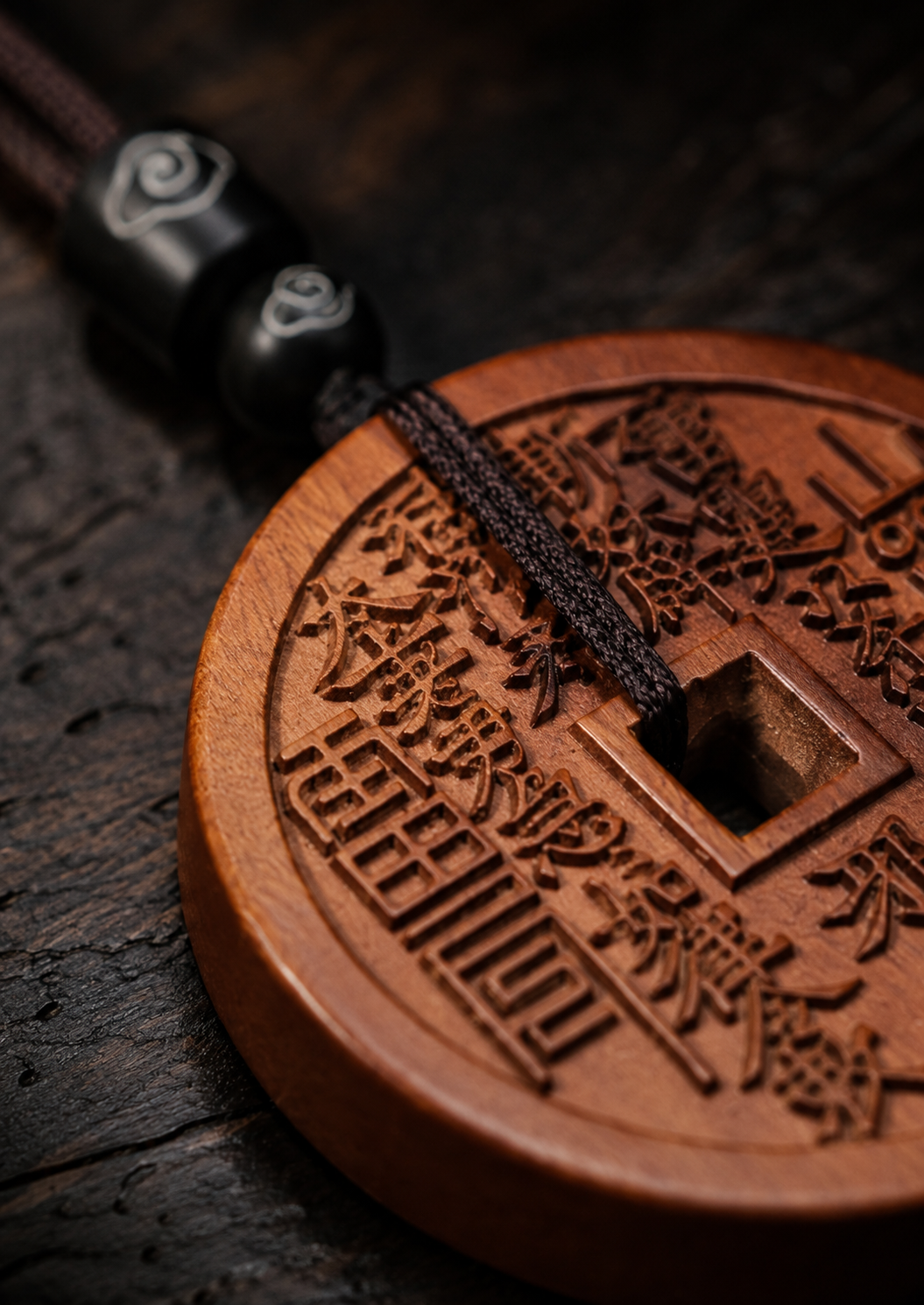 Shangui Pattern Charm Coin in Thunderstruck Wood
